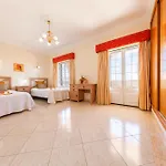 Agadir - Bbq E Piscina Aquecivel Em Albufeira