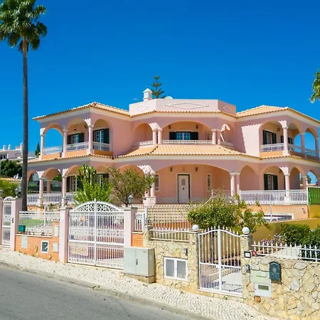 Agadir - Bbq E Piscina Aquecivel Em Albufeira